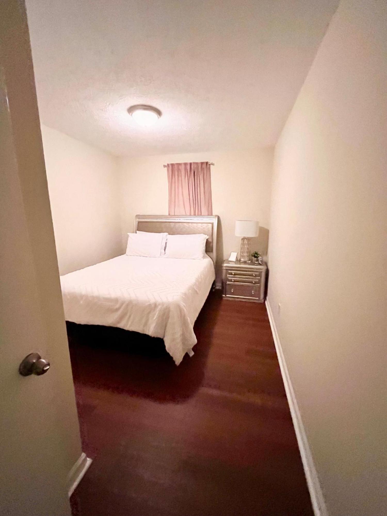 Charming 3br 1.5ba Cozy Haven Apartment *