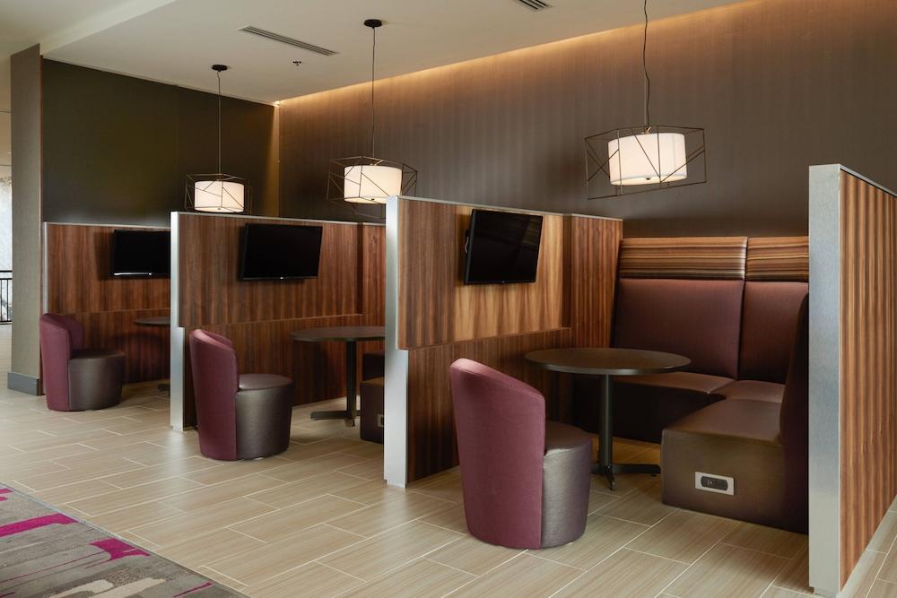 Courtyard Riverwalk Hotel 3*