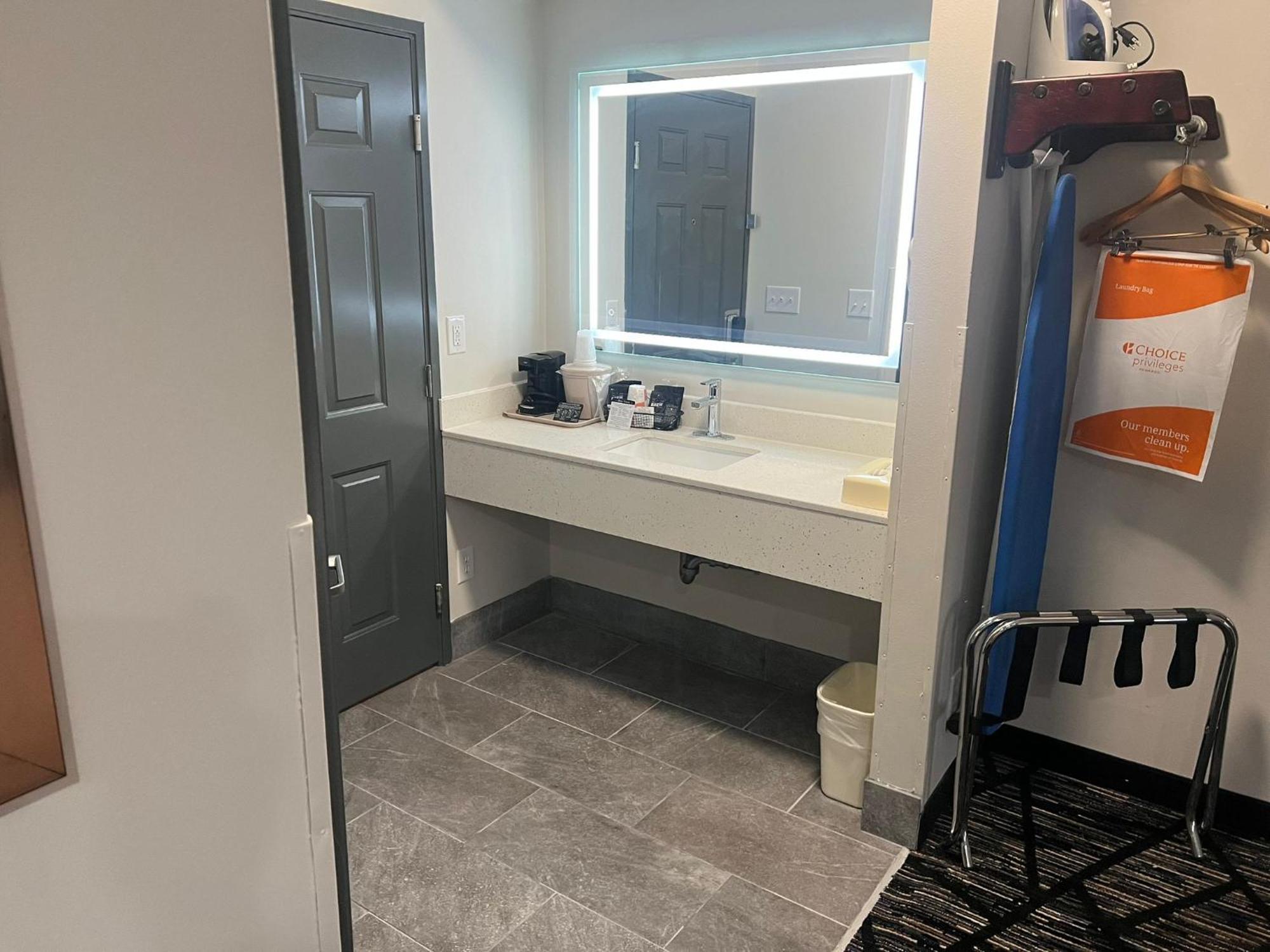 Otel Quality South 2*