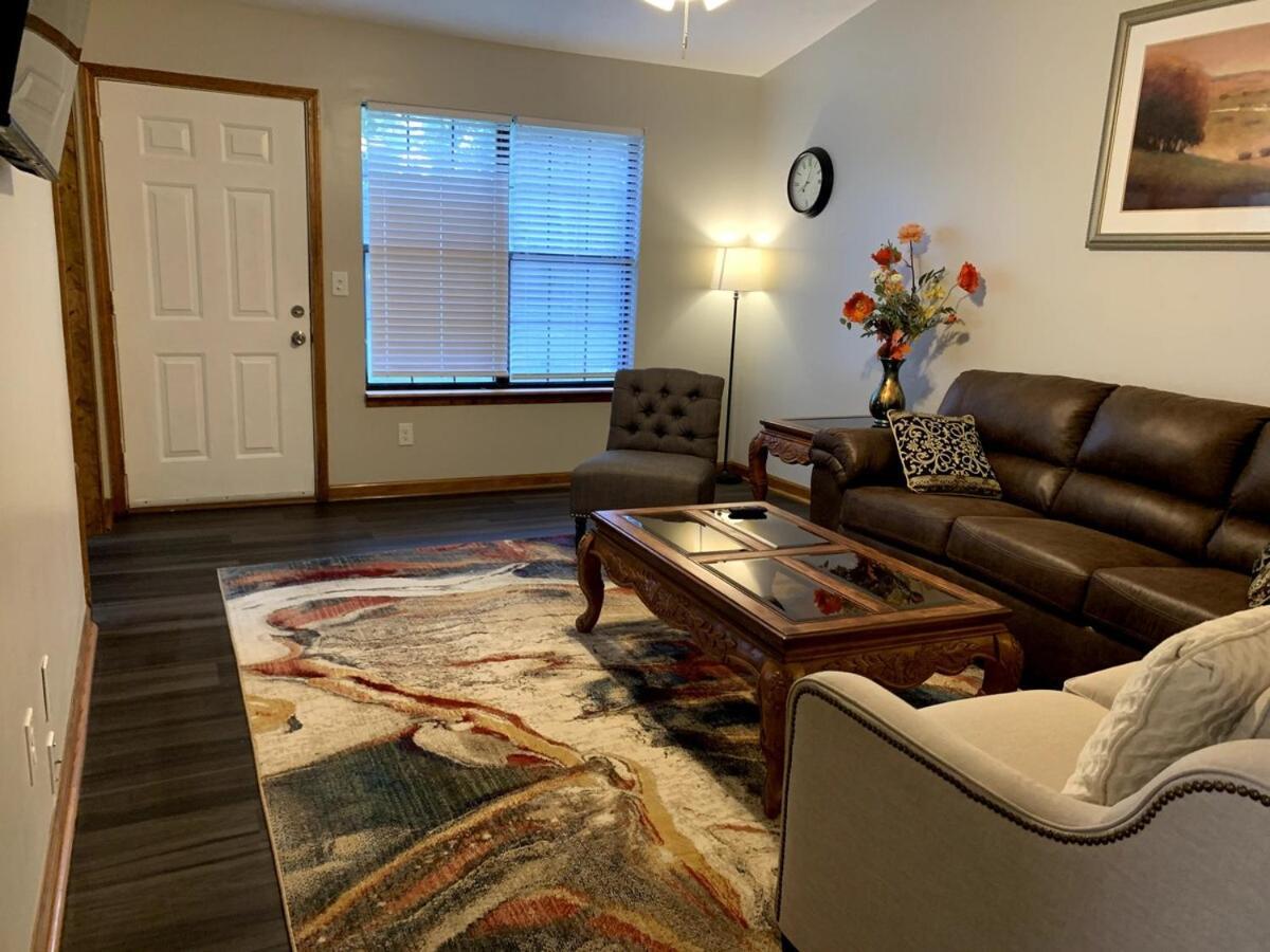 2 Bed 2 Bath Lovely West Rome