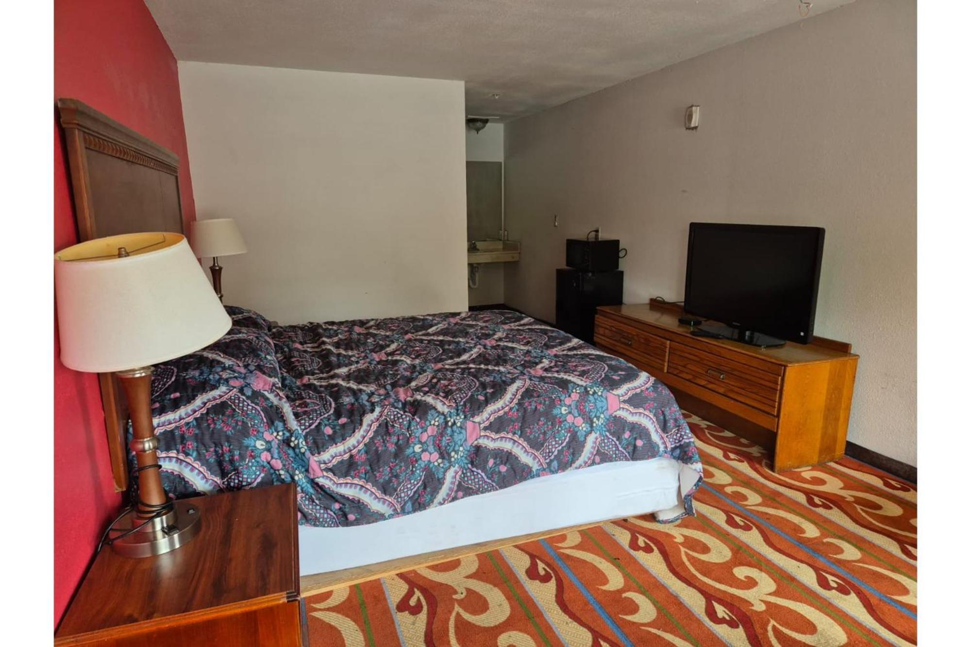 Woodberry & By Oyo Hotel