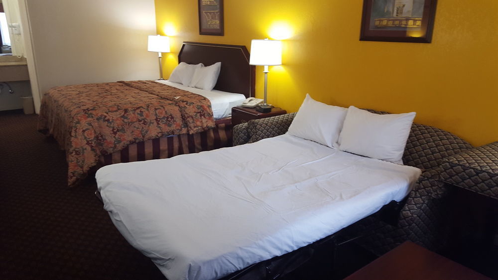 Motel Red Roof &